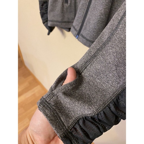 NWOT Roxy Athletic Gym Jacket Zip Up Two Tone Gray Women Sz M Thumb Hole - Picture 5 of 6